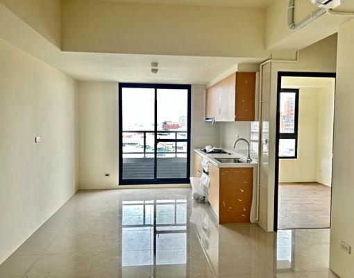 草屯博愛苑高樓層美視野全新2房平車美廈 - Image 1