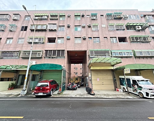 銅鑼中興路上華廈內有三房與兩房可選重新整理附近好停車 - Image 2