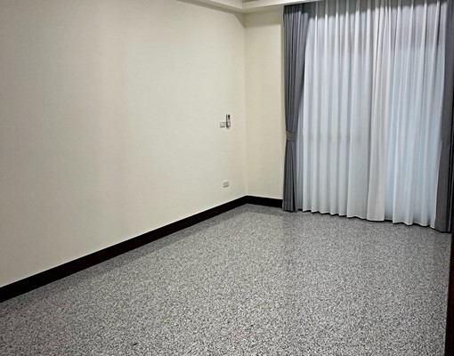 整層大三房｜百坪綠地風禾公園旁｜中路特區｜全新獨棟 - Image 7