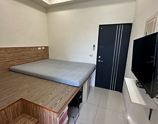 大特價(可租補)中興路星巴克(洗衣機陽台經濟型套房) - Image 2