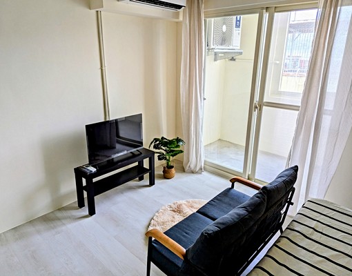 可租補，獨立陽台洗衣機，落地窗採光明亮 - Image 3