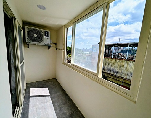 可租補，獨立陽台洗衣機，落地窗採光明亮 - Image 5