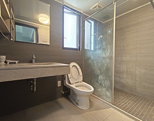 大里輕屋齡大四房附平車家電俱全可租補入籍 - Image 6