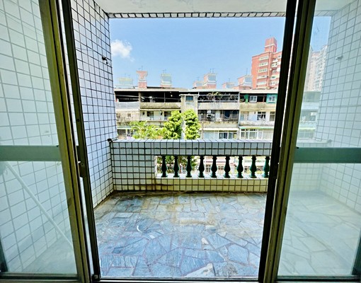 竹圍捷運旁🩷民族路上🩷近傳統市場~大空間好利用 - Image 3