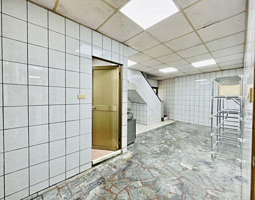 竹圍捷運旁🩷民族路上🩷近傳統市場~大空間好利用 - Image 9