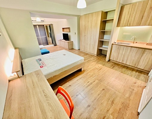 超級大套房💯可租補‼️陽台獨洗🔥大面採光✨機車位✨子母車 - Image 2