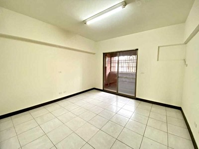 岡山前峰｜挑高1+2樓店面｜三房兩廳屋況