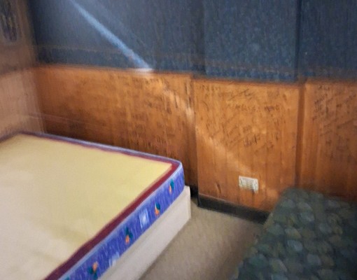 含1人水電机能佳。雅房。停車方便。含1人水电。共四間房可租 - Image 11