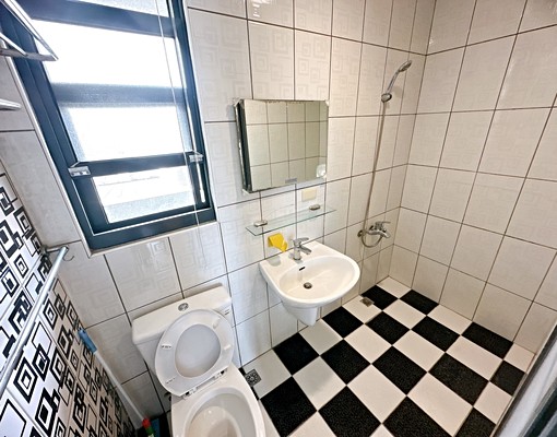 真廣告可租補▶流理臺獨立一層一戶▶獨洗曬陽台▶電梯機車位 - Image 5