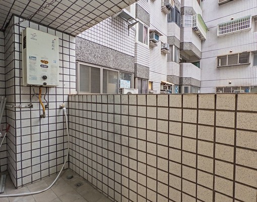 ~出租~中科榮總東海旁全新整理大四房主臥浴室有開窗有冷氣 - Image 13