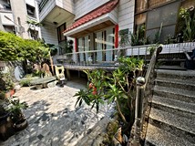 府連路182巷專★稀有❤角窗..