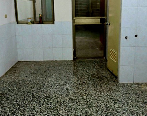 蚵仔寮漁港附近,三角窗一樓店面27坪出租 - Image 4