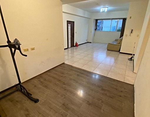 逢甲文華屈臣氏旁/重新整修大四房新衛浴/可貓採光良好 - Image 6