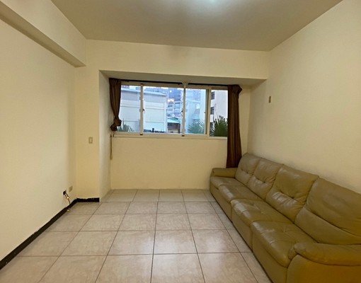 逢甲文華屈臣氏旁/重新整修大四房新衛浴/可貓採光良好 - Image 2