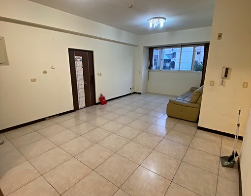 逢甲文華屈臣氏旁/重新整修大四房新衛浴/可貓採光良好 - Image 4