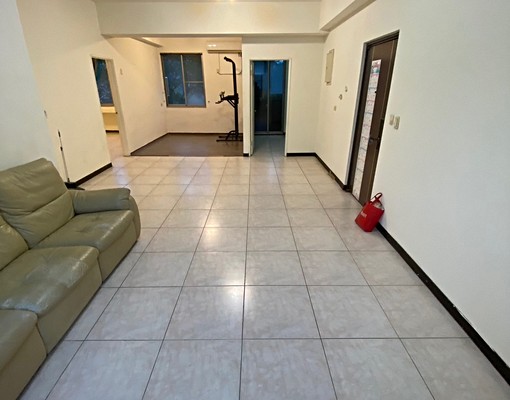 逢甲文華屈臣氏旁/重新整修大四房新衛浴/可貓採光好 - Image 6