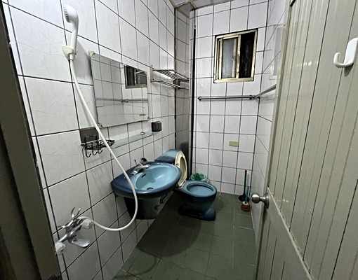 一層三套房,近金六結、宜中及文化中心(冷暖空調、第四台、網路 - Image 4