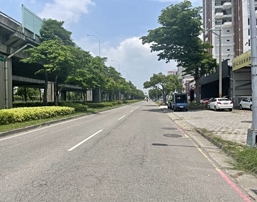 南屯區單元二環中路旁第一之C種建地