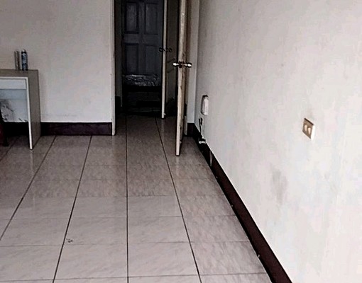 可租補。外勞可。冰箱洗衣机床冷氣桌椅床有陽台。獨洗獨晒 - Image 3