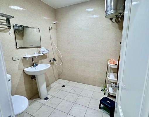 中央合署大樓附近,榮富學區,佳瑪商圈 - Image 10