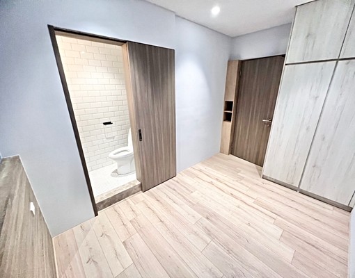 市政府站3分，全新裝潢，採光兩房，雙衛/陽台，適小家庭 - Thumbnail 11