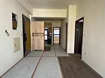 民生路221巷巨城旁~全新三..