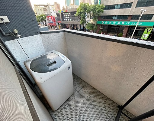 一中中國醫~獨洗陽台~全系統~電梯管理員 - Image 4