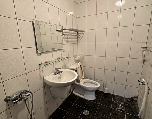 近家樂福美裝潢住店/住辦/平面車位另計2500 - Image 13