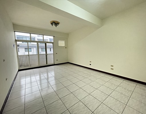 正15米路店住,近中港國小.台灣大道,交通便利 - Image 9