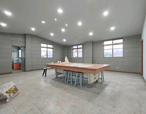 大透天可停兩車/住家/員工宿舍/使用約170坪/8房5廳2衛 - Image 3