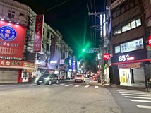 春日路文教區~大面寬三角窗..