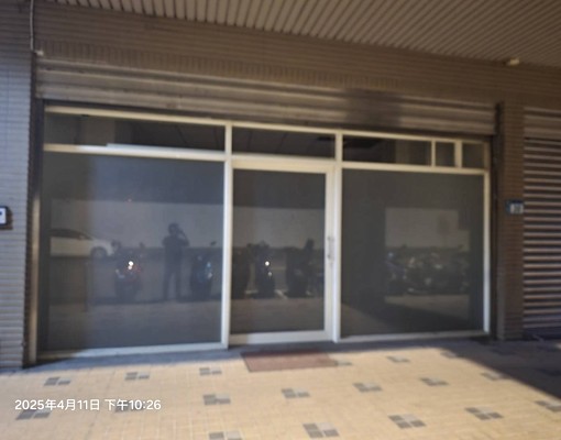 土城國中一樓店面可辦公&倉庫/可營登可租補/油炸餐飲業皆可 - Image 1