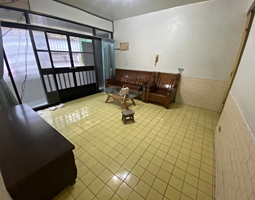 近R5捷運站｜福誠高中｜溫馨公寓四樓｜陽台進出｜全新衛浴設備 - Image 1