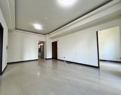 巨蛋商圈🔥超大空間🔥採光大四房+平面車位🔥 - Image 4