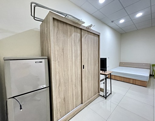 近捷運~免管理費~傢俱齊全~優質套房 - Image 3