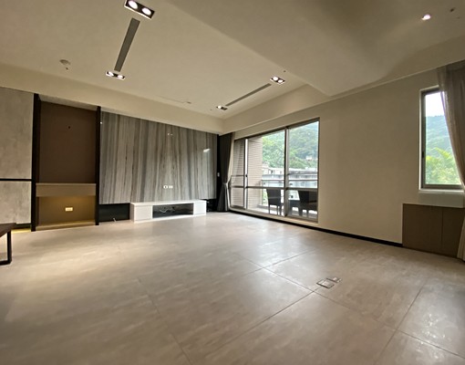 知名建案,泳池公設齊全,安靜舒適,高檔裝潢 - Image 1
