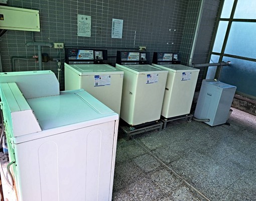 優質套房~附全套家電桌椅,光纖網路 - Image 9
