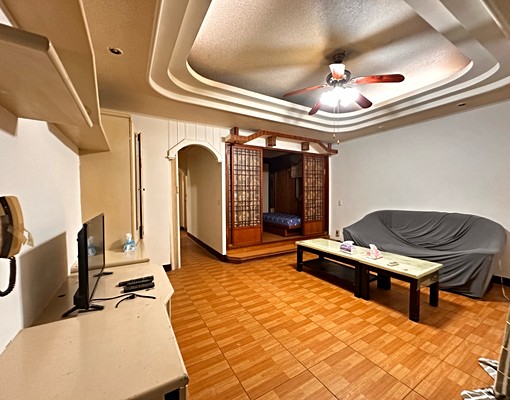 力行市場旁-前陽台進出公寓3房樓上有鐵皮 - Image 1