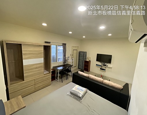 分租公司宿舍.獨立大陽台.有廚房開伙.可養不擾鄰體香的寵物 - Image 4