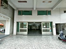 嶺東路嶺東路大面寬店面~出..