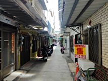 新民路118巷輕軌鼎山家樂福..