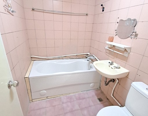 近華泰飯店、全新浴缸廁所、台電繳費8/18退租 - Image 3