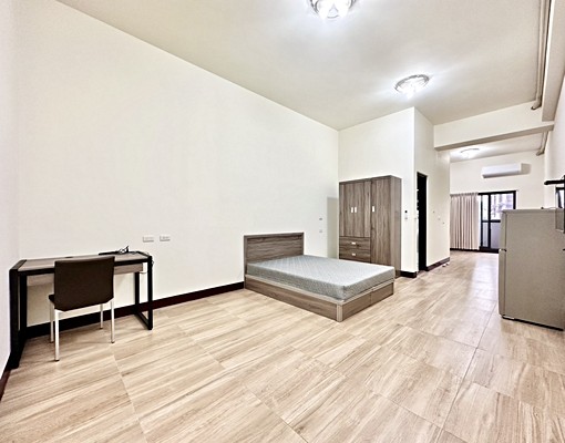 水湳洲際🌺全新超大正一房一廳🌺路邊滿滿汽車位🌺電梯 - Image 2