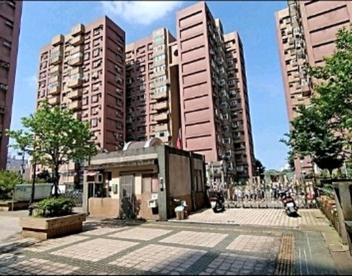 可短租3個月。室內空間32坪!市區大三房加車 - Image 1
