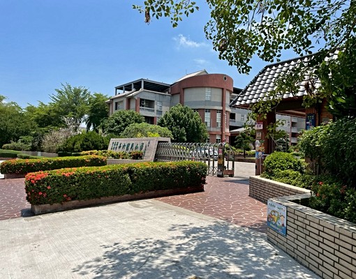 斗六國小邊間住店 - Image 10