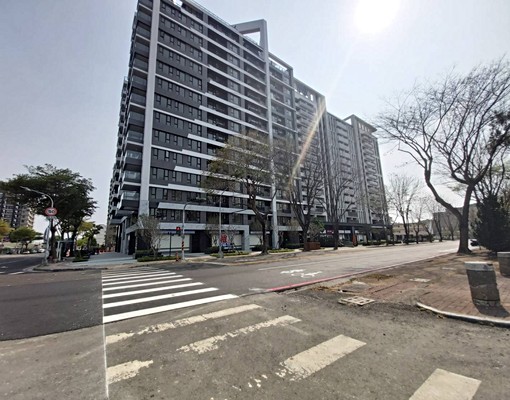 土庫家樂福高科大正對面/兩年屋兩房車位 - Image 1