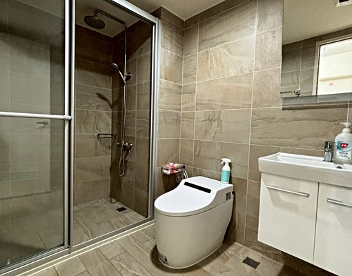 近青埔高鐵站美兩房車一卡皮箱入住兩萬五含管車 - Image 4