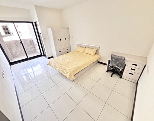 超級大空間🌹可租屋補助✨陽台獨洗曬✨平車位✨機車位 - Image 1