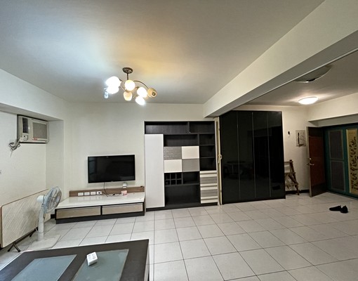 德賢路整層.大客廳.2衛浴.住家拎包入住近便利商店.公車站. - Image 1