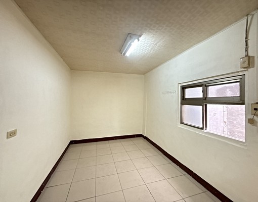 東海新興路臨路透天僅3樓四房可外勞宿舍冷氣可補 - Image 2